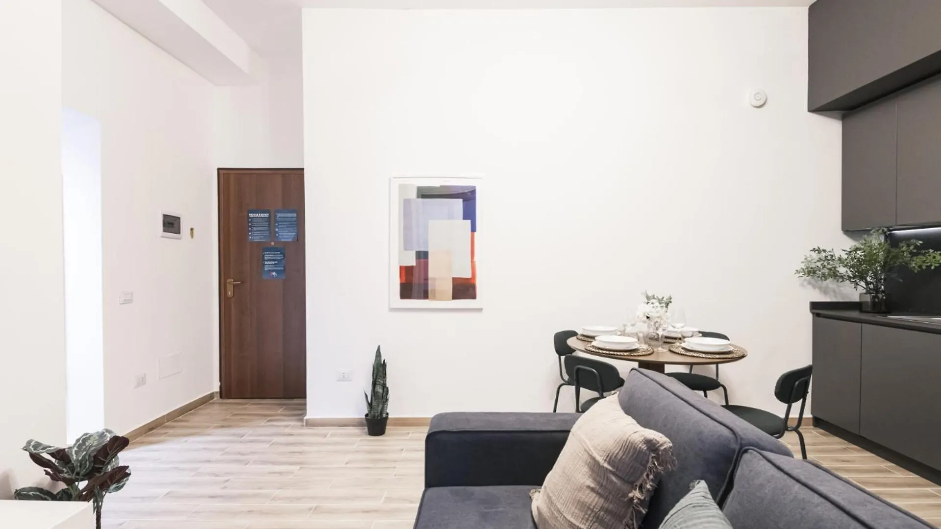 Easylife - Appartamento Vicino A Stazione Centrale 밀라노 0*,  이탈리아